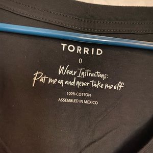 Ladies short sleeve tee short. Size 0 (large)